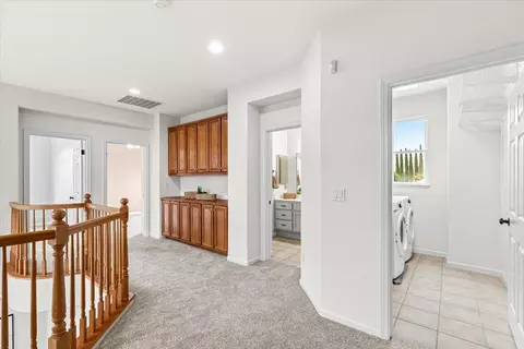 Entry Way - 544 Glenbriar Cir, Tracy, CA 95377 photo 11 of 12
