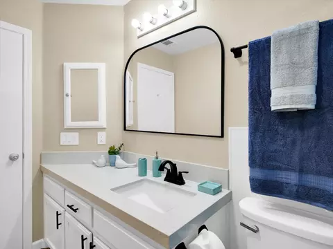 Bath - 5101 Vigna Way, Salida, CA 95368 photo 2 of 3