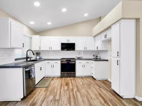 Kitchen - 5101 Vigna Way, Salida, CA 95368 photo 3 of 4
