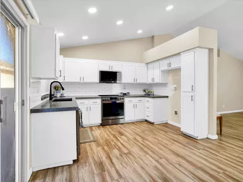Kitchen - 5101 Vigna Way, Salida, CA 95368 photo 2 of 4