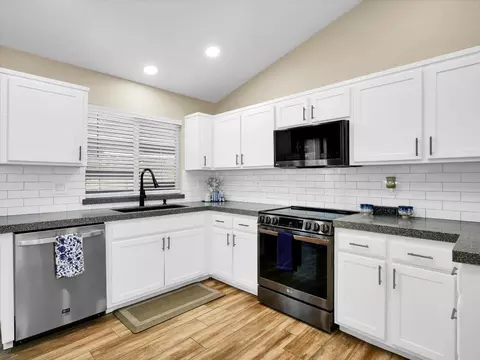 Kitchen - 5101 Vigna Way, Salida, CA 95368 photo 4 of 4