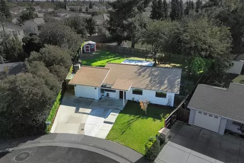 8792 Los Banos Way, Elk Grove, CA 95624