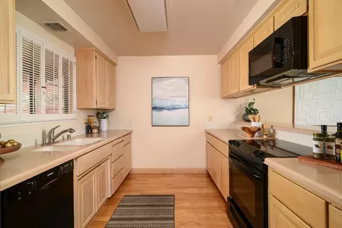 Kitchen - 44740 Garden Ct, El Macero, CA 95618 photo 1 of 3