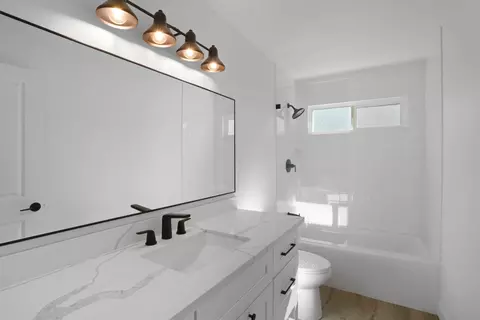 Bath - 2629 Marblehead Cir, Modesto, CA 95355 photo 3 of 3