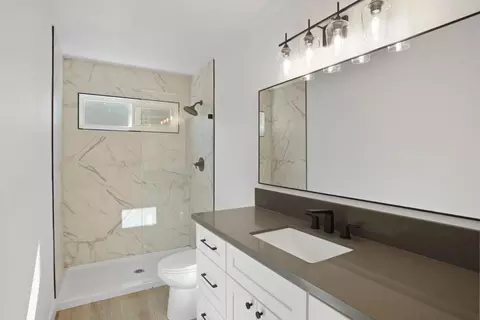 Bath - 2629 Marblehead Cir, Modesto, CA 95355 photo 2 of 3