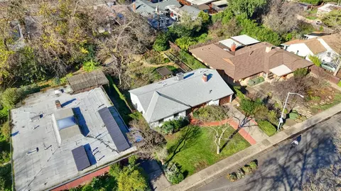 View/Area - 709 A St, Davis, CA 95616 photo 2 of 9