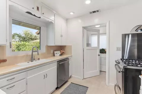 Kitchen - 709 A St, Davis, CA 95616 photo 3 of 6