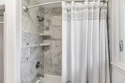 Bath - 709 A St, Davis, CA 95616 photo 4 of 6