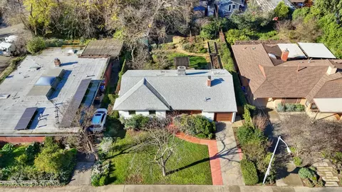 View/Area - 709 A St, Davis, CA 95616 photo 1 of 9