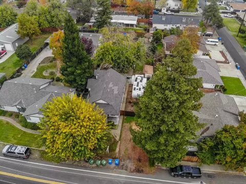 9695 Kent St, Elk Grove, CA 95624
