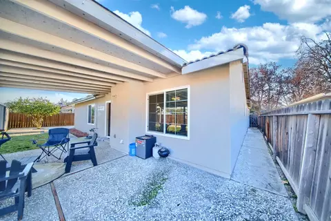 Exterior - 495 W Central Ave, Tracy, CA 95376 photo 6 of 19