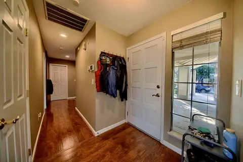 Entry Way - 495 W Central Ave, Tracy, CA 95376 photo 3 of 5