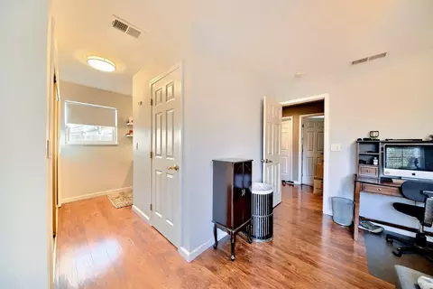 Entry Way - 495 W Central Ave, Tracy, CA 95376 photo 4 of 5