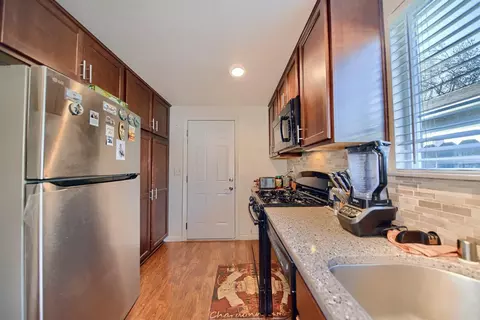 Kitchen - 495 W Central Ave, Tracy, CA 95376 photo 4 of 8