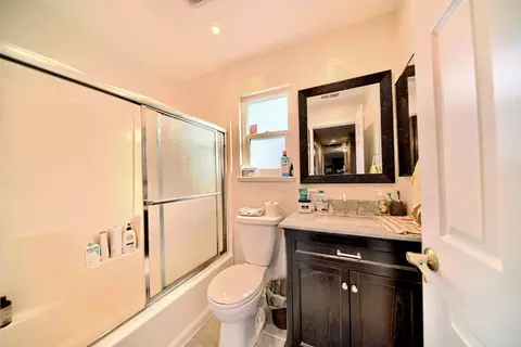 Bath - 495 W Central Ave, Tracy, CA 95376 photo 1 of 1