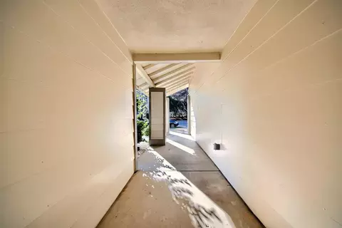 Entry Way - 495 W Central Ave, Tracy, CA 95376 photo 5 of 5