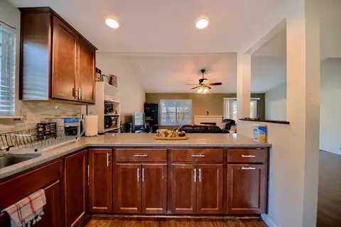 Kitchen - 495 W Central Ave, Tracy, CA 95376 photo 7 of 8