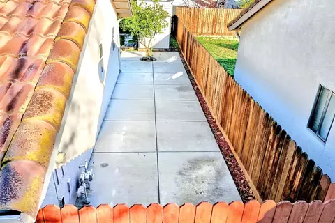 Exterior - 495 W Central Ave, Tracy, CA 95376 photo 18 of 19