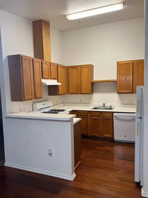 Kitchen - 565 Peerless Way #302, Tracy, CA 95376 photo 1 of 1
