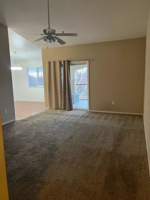 Living - 565 Peerless Way #302, Tracy, CA 95376 photo 1 of 3