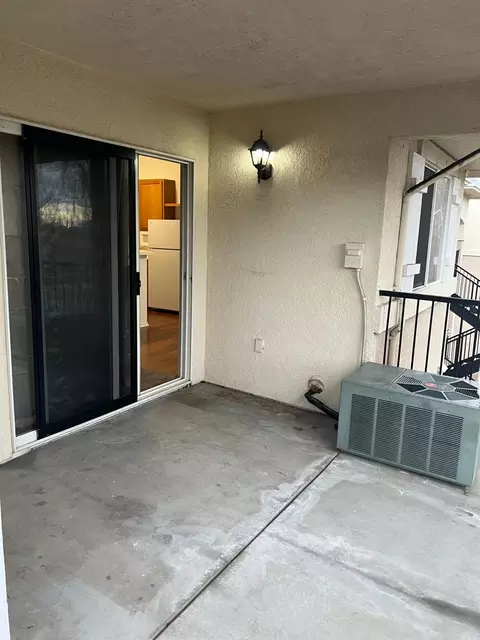 Exterior - 565 Peerless Way #302, Tracy, CA 95376 photo 4 of 5
