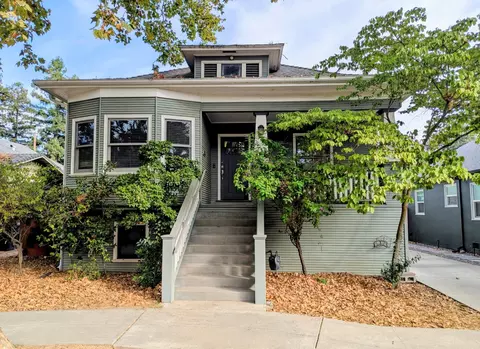 2751 Portola Way, Sacramento, CA 95818