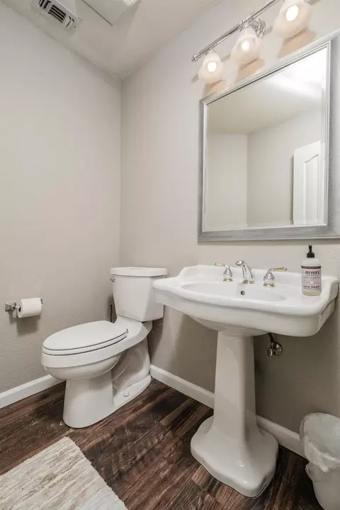 Bath - 3256 Outlook Dr, Rocklin, CA 95765 photo 5 of 6