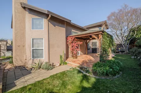 Exterior - 3256 Outlook Dr, Rocklin, CA 95765 photo 7 of 11