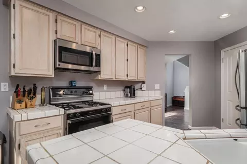 Kitchen - 3256 Outlook Dr, Rocklin, CA 95765 photo 2 of 3
