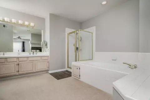 Bath - 3256 Outlook Dr, Rocklin, CA 95765 photo 1 of 6