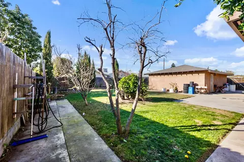 Exterior - 561 Church St, Modesto, CA 95357 photo 4 of 9