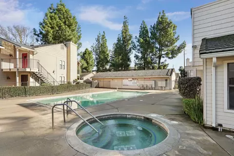 Exterior - 2401 Eilers Ln #102, Lodi, CA 95242 photo 6 of 7