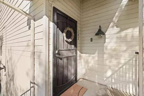 Exterior - 2401 Eilers Ln #102, Lodi, CA 95242 photo 3 of 7