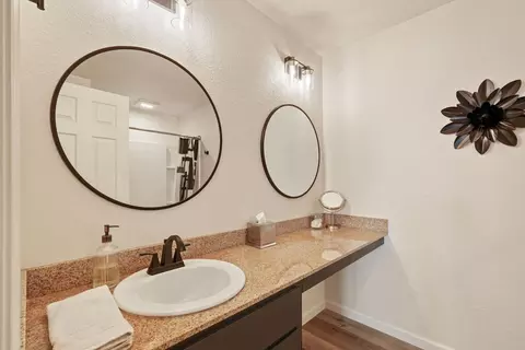 Bath - 2401 Eilers Ln #102, Lodi, CA 95242 photo 1 of 2