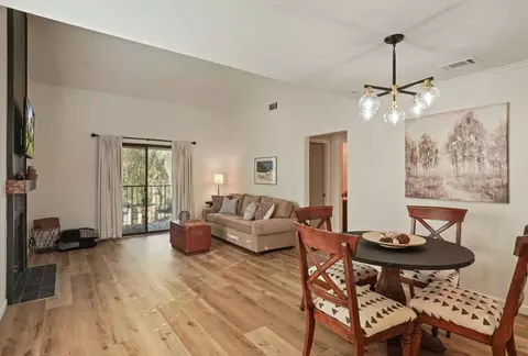 2401 Eilers Ln #102, Lodi, CA 95242