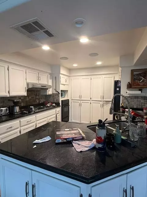 Kitchen - 9032 Cherry Ave, Orangevale, CA 95662 photo 2 of 2