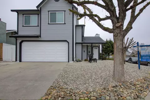 1001 Jacquelinelee Dr, Turlock, CA 95382 photo 1
