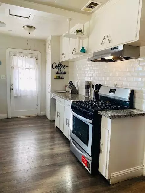Kitchen - 1321 Vernon Ave, Modesto, CA 95351 photo 1 of 2