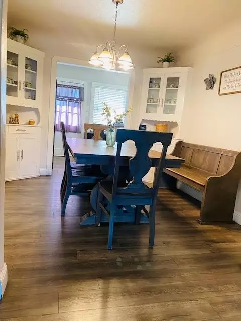 Dining - 1321 Vernon Ave, Modesto, CA 95351 photo 1 of 2