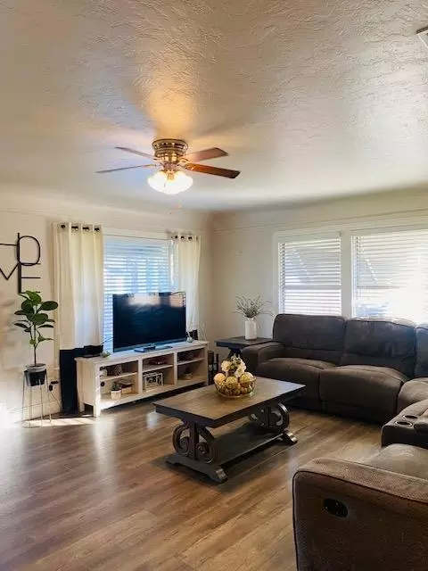 Living - 1321 Vernon Ave, Modesto, CA 95351 photo 3 of 3