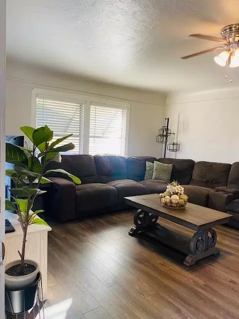 Living - 1321 Vernon Ave, Modesto, CA 95351 photo 1 of 3