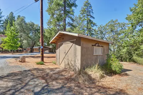 Exterior - 3135 Upper Black Rock Rd, Cool, CA 95614 photo 23 of 32