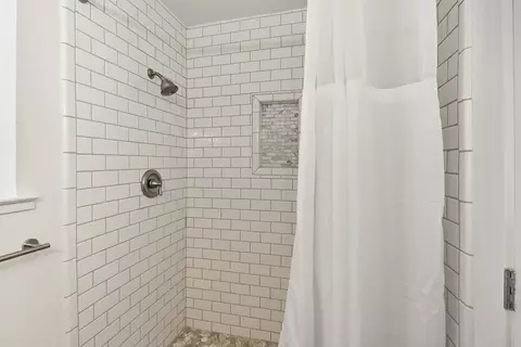 Bath - 3135 Upper Black Rock Rd, Cool, CA 95614 photo 3 of 5