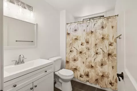 Bath - 3135 Upper Black Rock Rd, Cool, CA 95614 photo 4 of 5