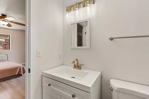 Bath - 3135 Upper Black Rock Rd, Cool, CA 95614 photo 2 of 5