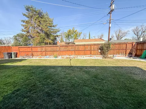 Exterior - 161 Ribier Ave, Modesto, CA 95350 photo 5 of 8
