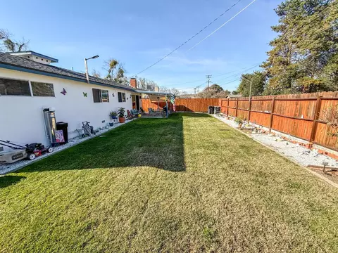 Exterior - 161 Ribier Ave, Modesto, CA 95350 photo 6 of 8