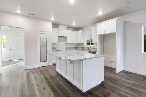 2967 Capella Dr, Merced, CA 95341