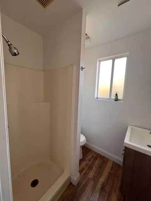 Bath - 249 W Cedar St, Maxwell, CA 95955 photo 2 of 4