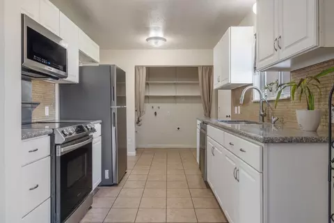 Kitchen - 515 E St, Galt, CA 95632 photo 1 of 2